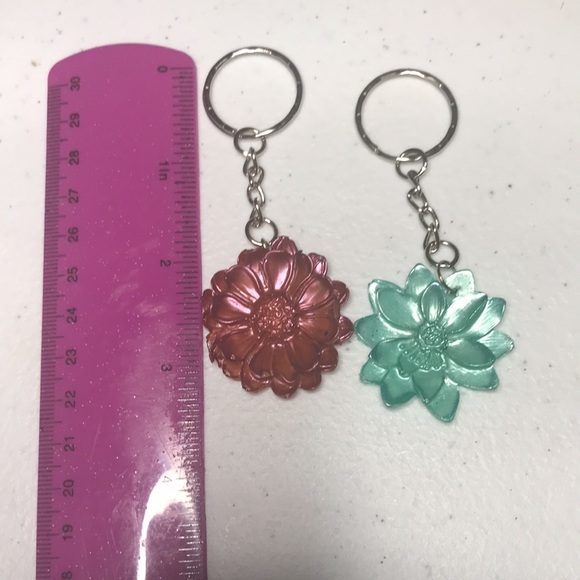 Bundle! flower keychains - Picture 3 of 4